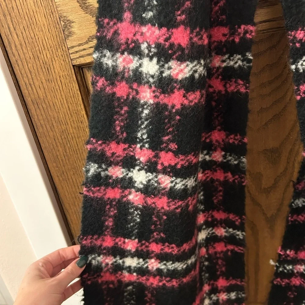 Victoria’s Secret Knit Plaid Fringe Black and Pink Longe Wide Scarf